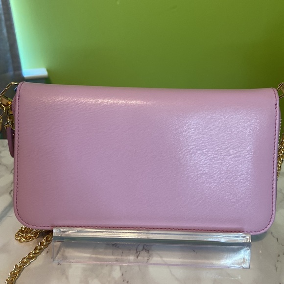 🇮🇹✨Ferragamo ✨🌸Pink Zippy Wallet with free adjustable, detachable G… - Picture 3 of 11